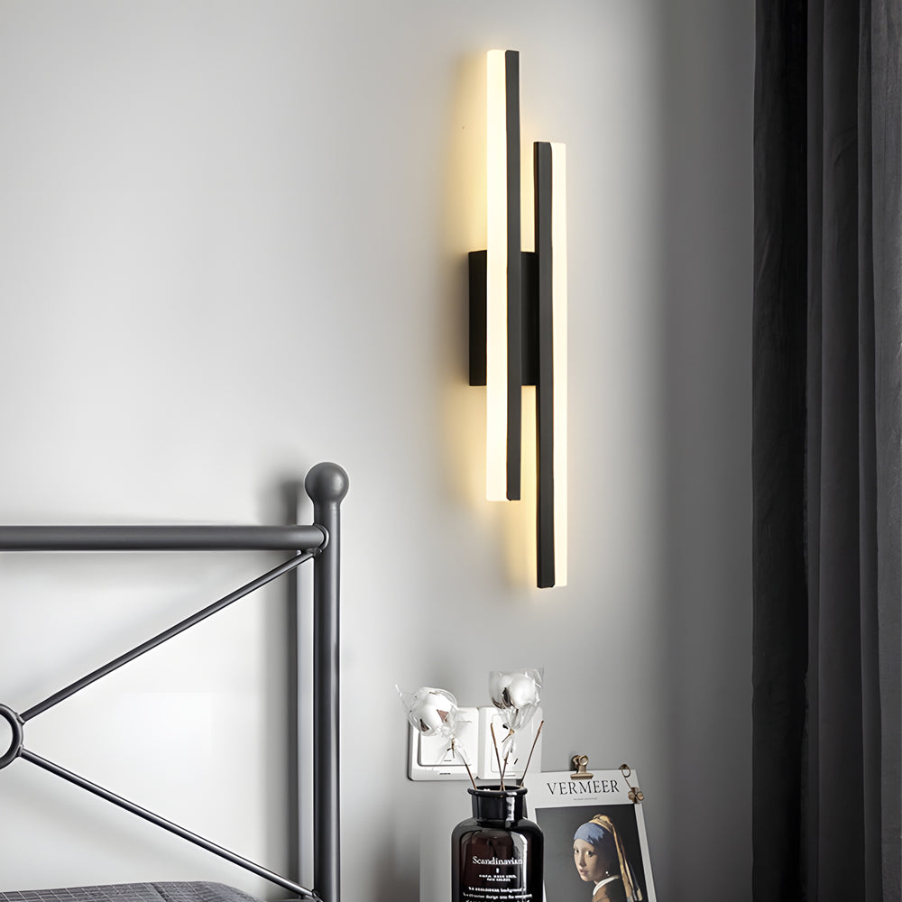 Modern 2-Light Linear LED Wall Lamp with 3-Step Dimming - Black/Gold Wall Sconce