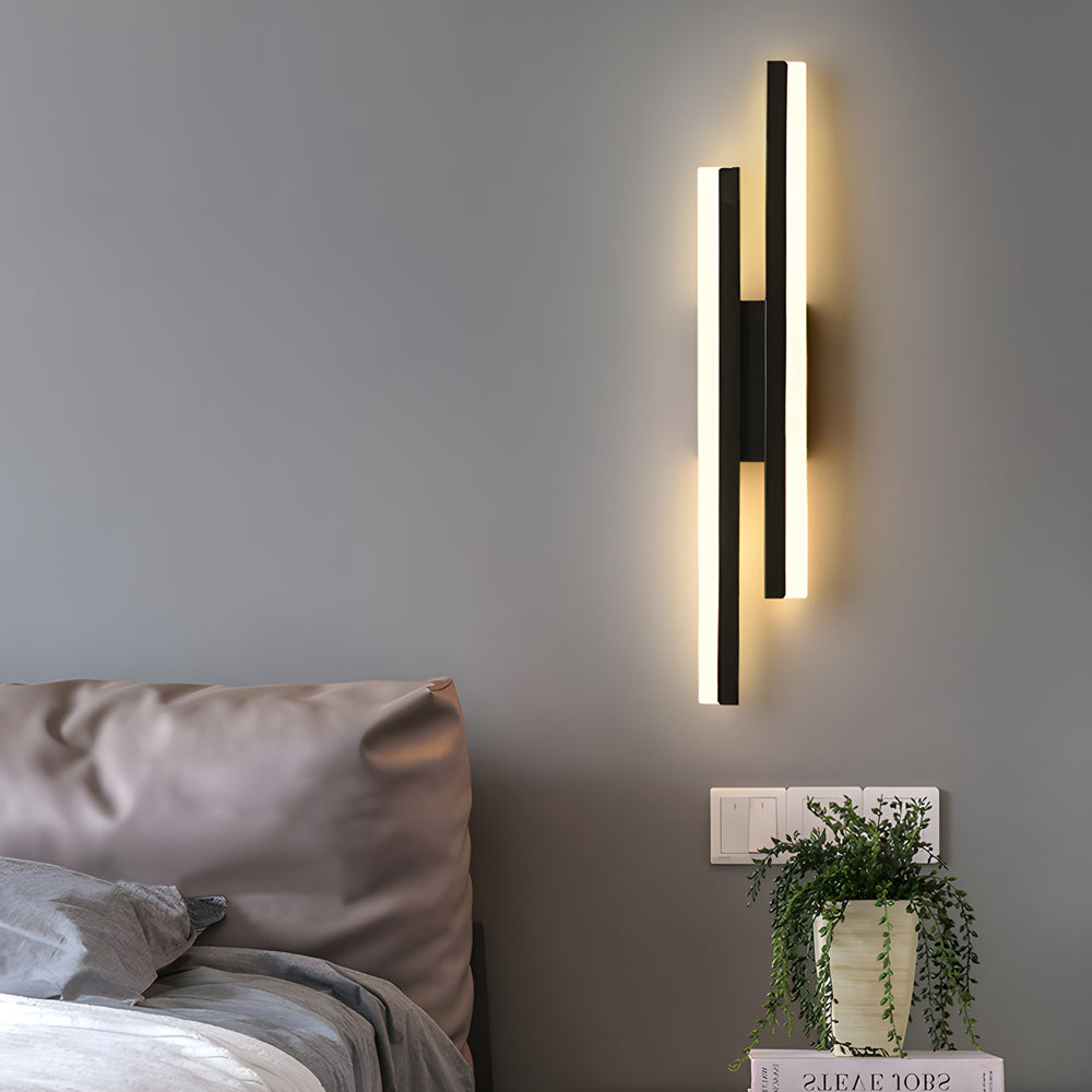 Modern 2-Light Linear LED Wall Lamp with 3-Step Dimming - Black/Gold Wall Sconce