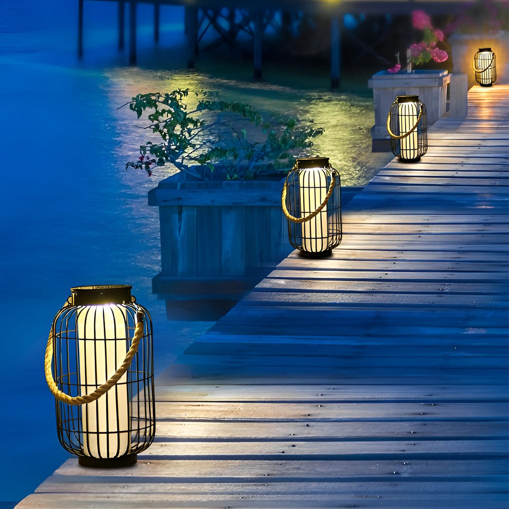 Classic Iron Lantern Waterproof Intelligent Portable Solar Lawn Lamp