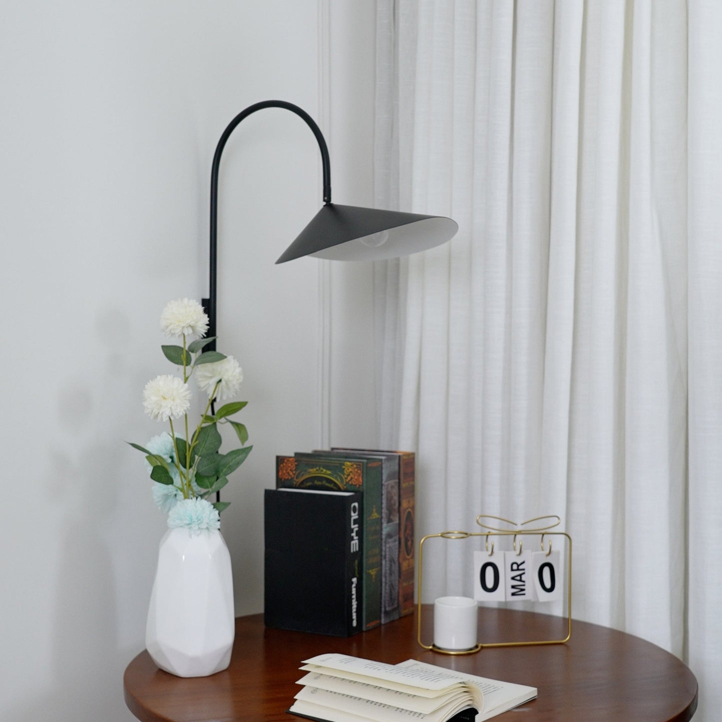 Arum Swivel Bracket light Wall Lamp