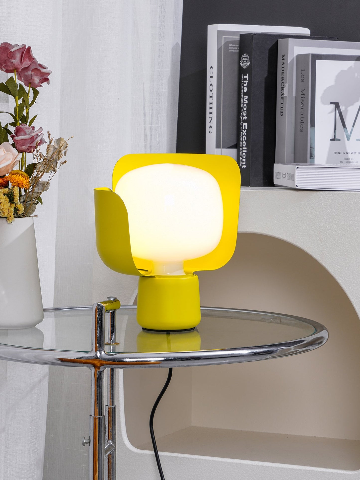 Petals Glass Accent lamp Table Lamp