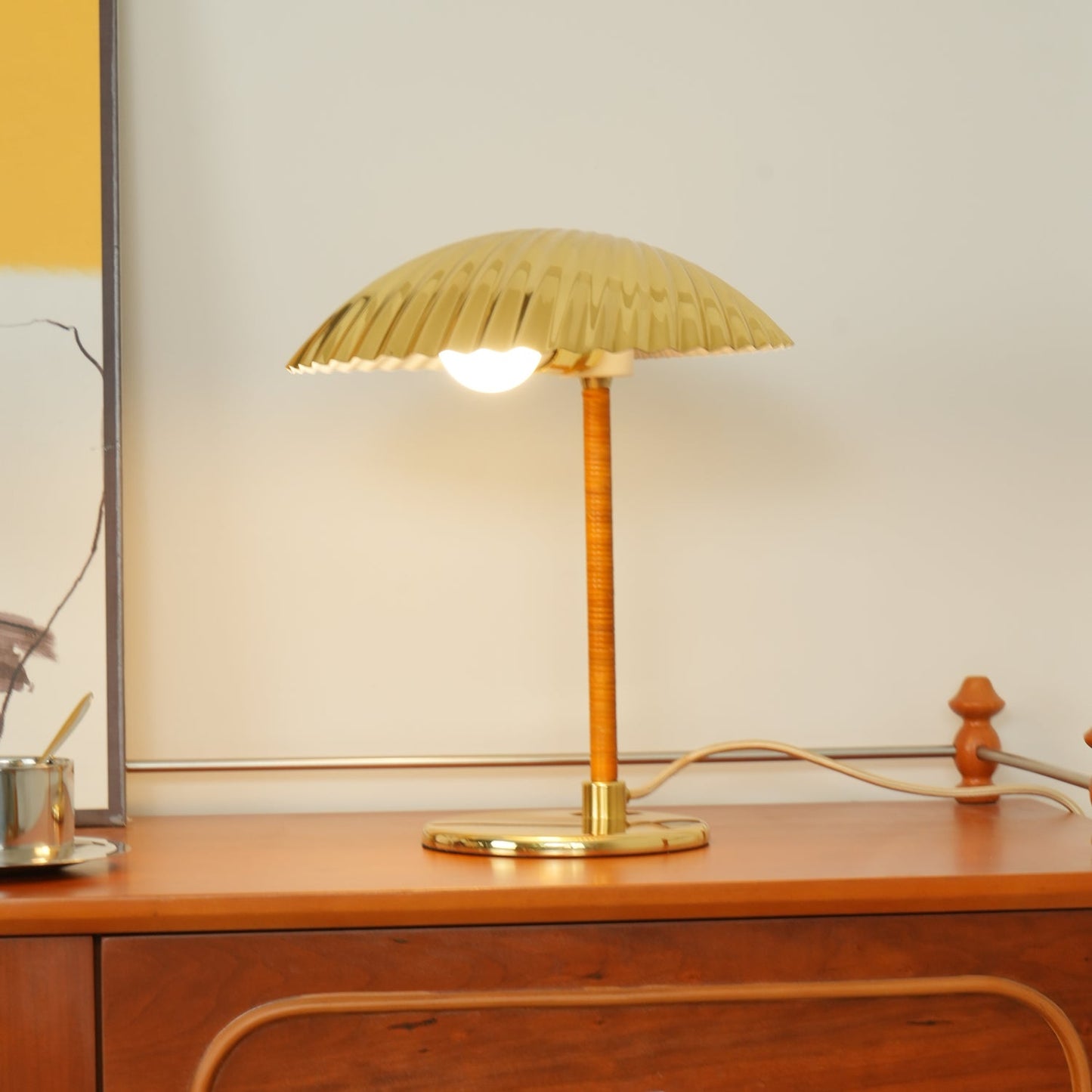 Brass Shell Nightstand lamp Table Lamp