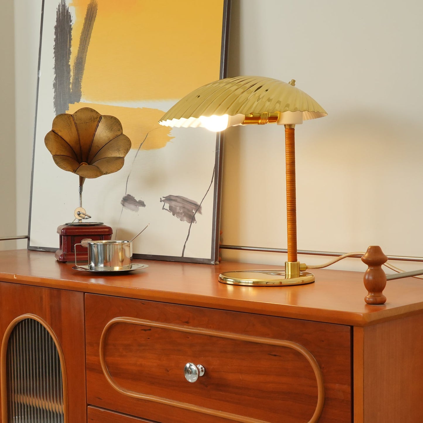 Brass Shell Nightstand lamp Table Lamp