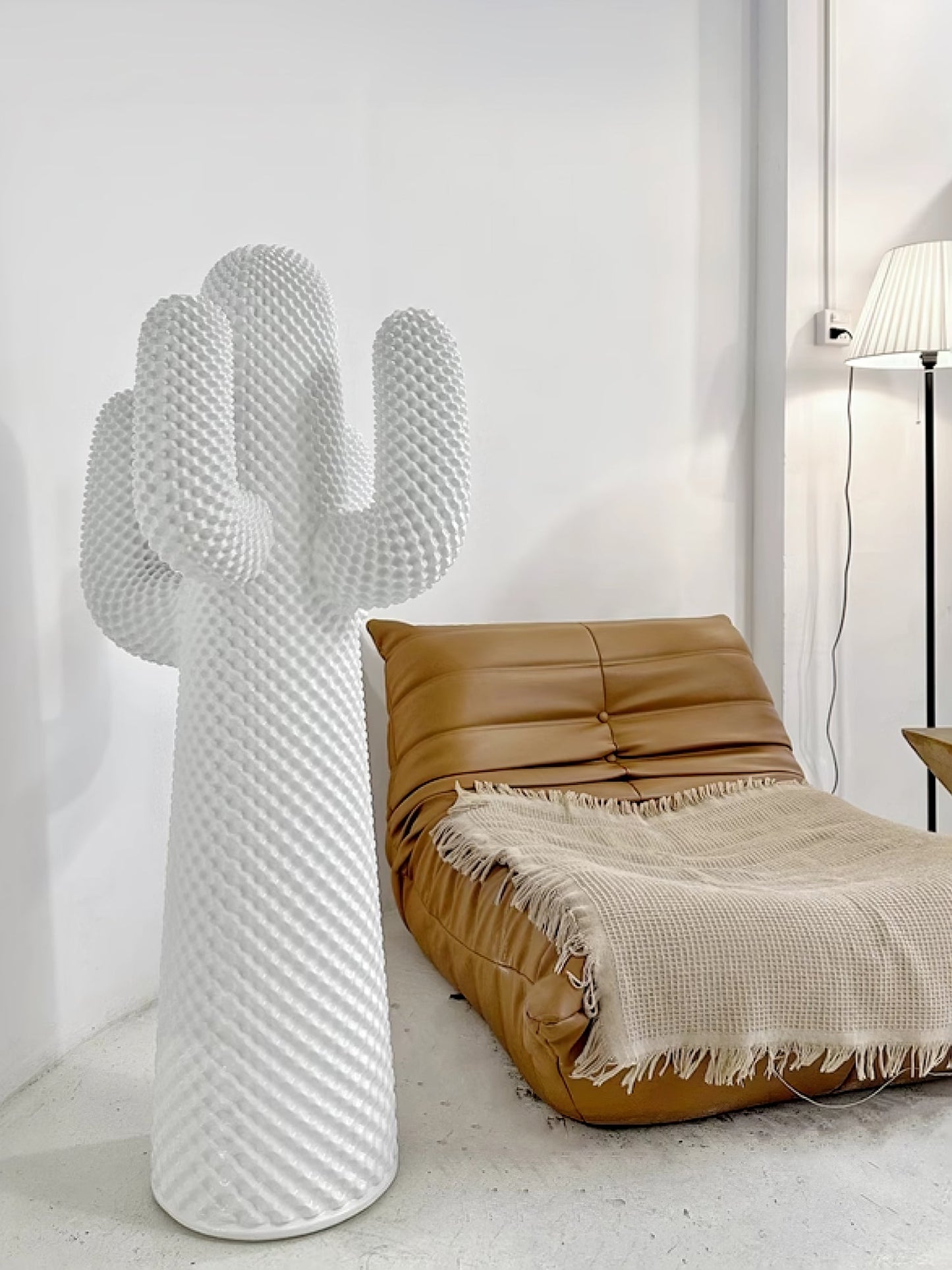 Mello Sculptural Accent lamp Cactus Coat Rack