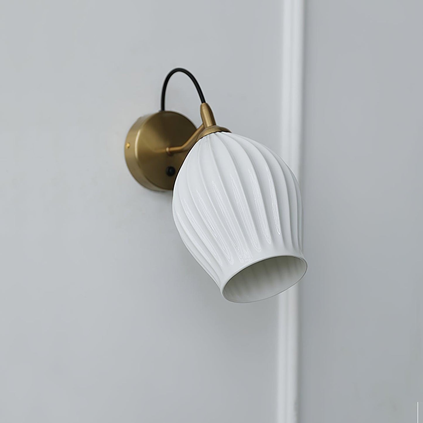 Ceramic Ribbed Lamp bracket Wall light