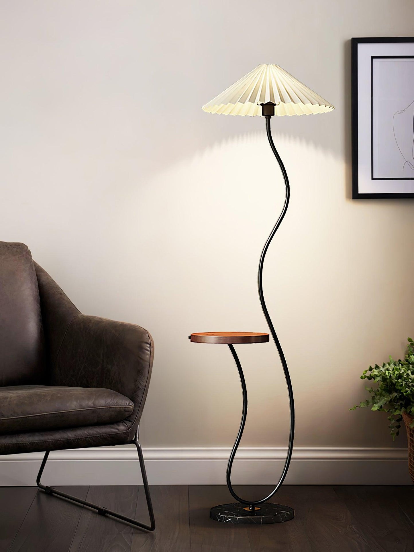 Curvatura Standing Lamp Floor Lamp