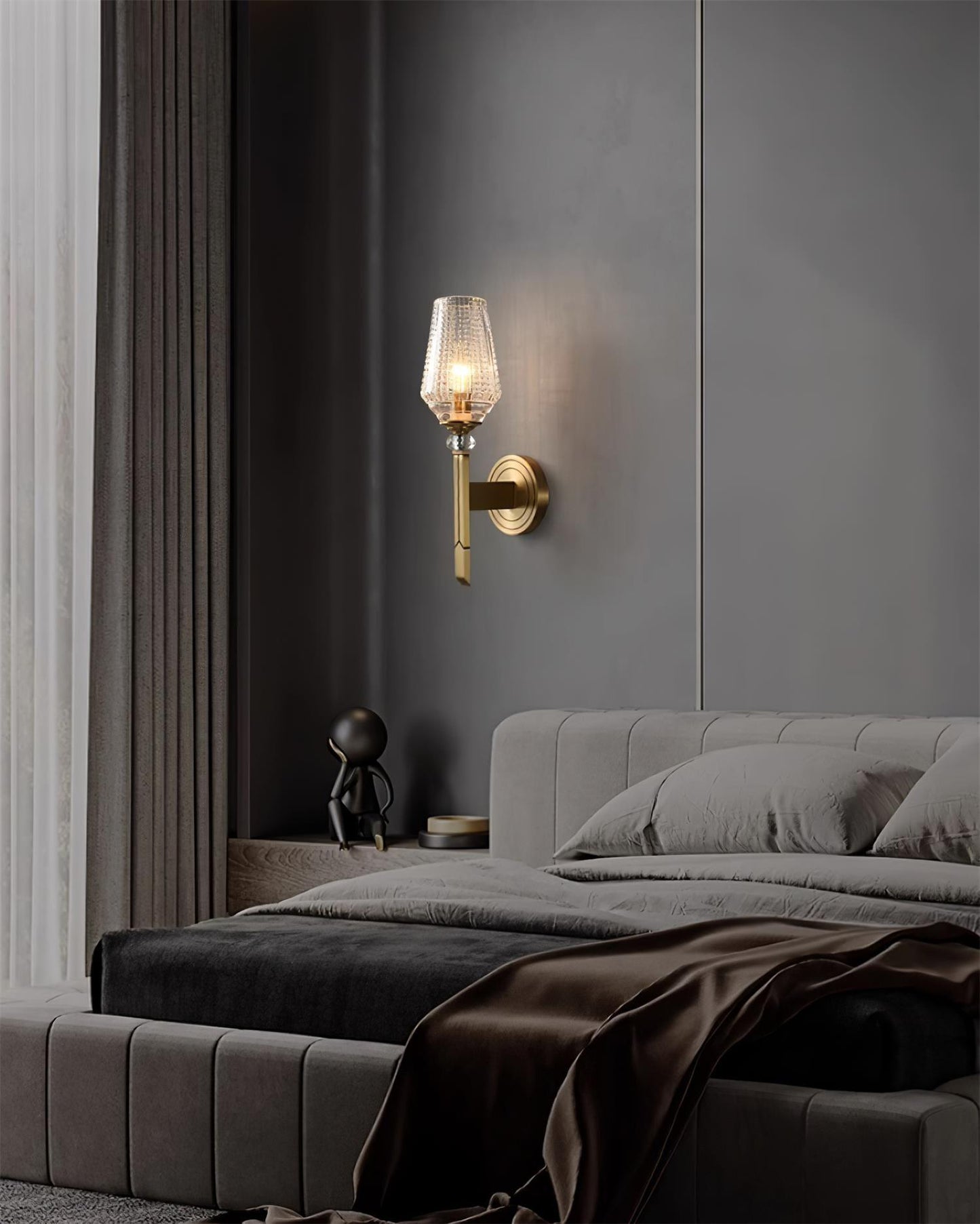 Devora Brass Bracket light Wall Lamp