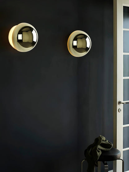 Aurum Sphere Bracket light Wall Sconce