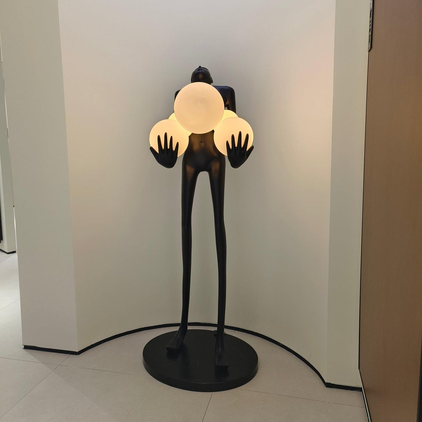 Embrace Sculpture Floor-standing Lamp Floor Lamp