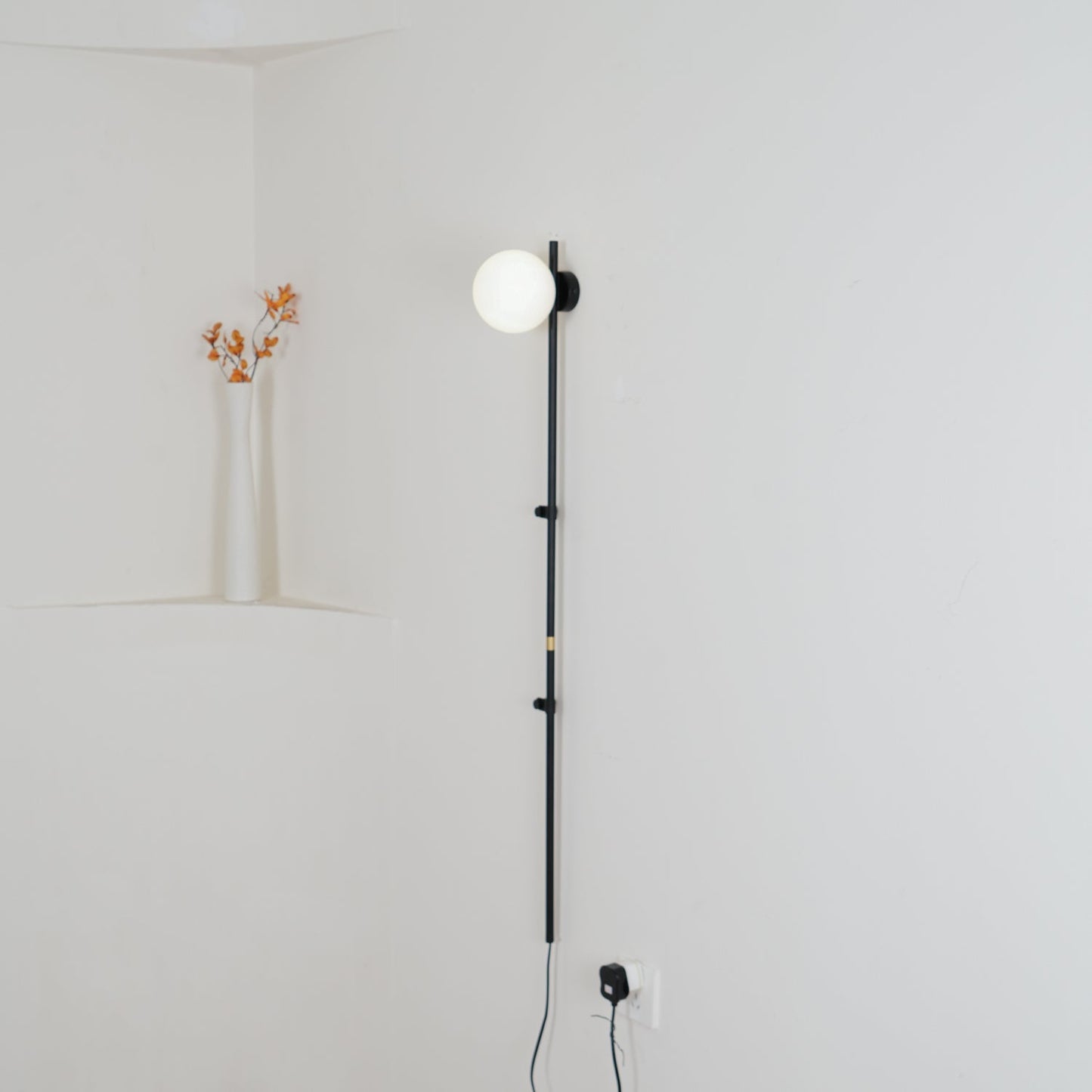 Funiculi Plug In Bracket light Wall Lamp