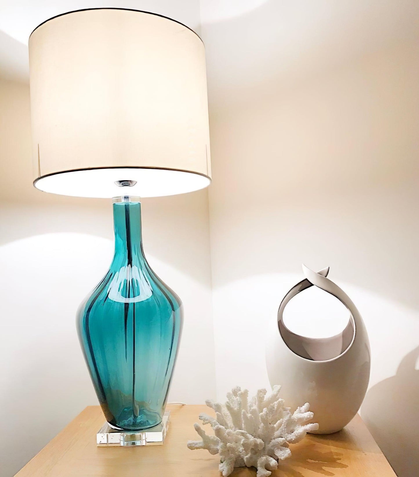 Hagano Bedside lamp Table Lamp