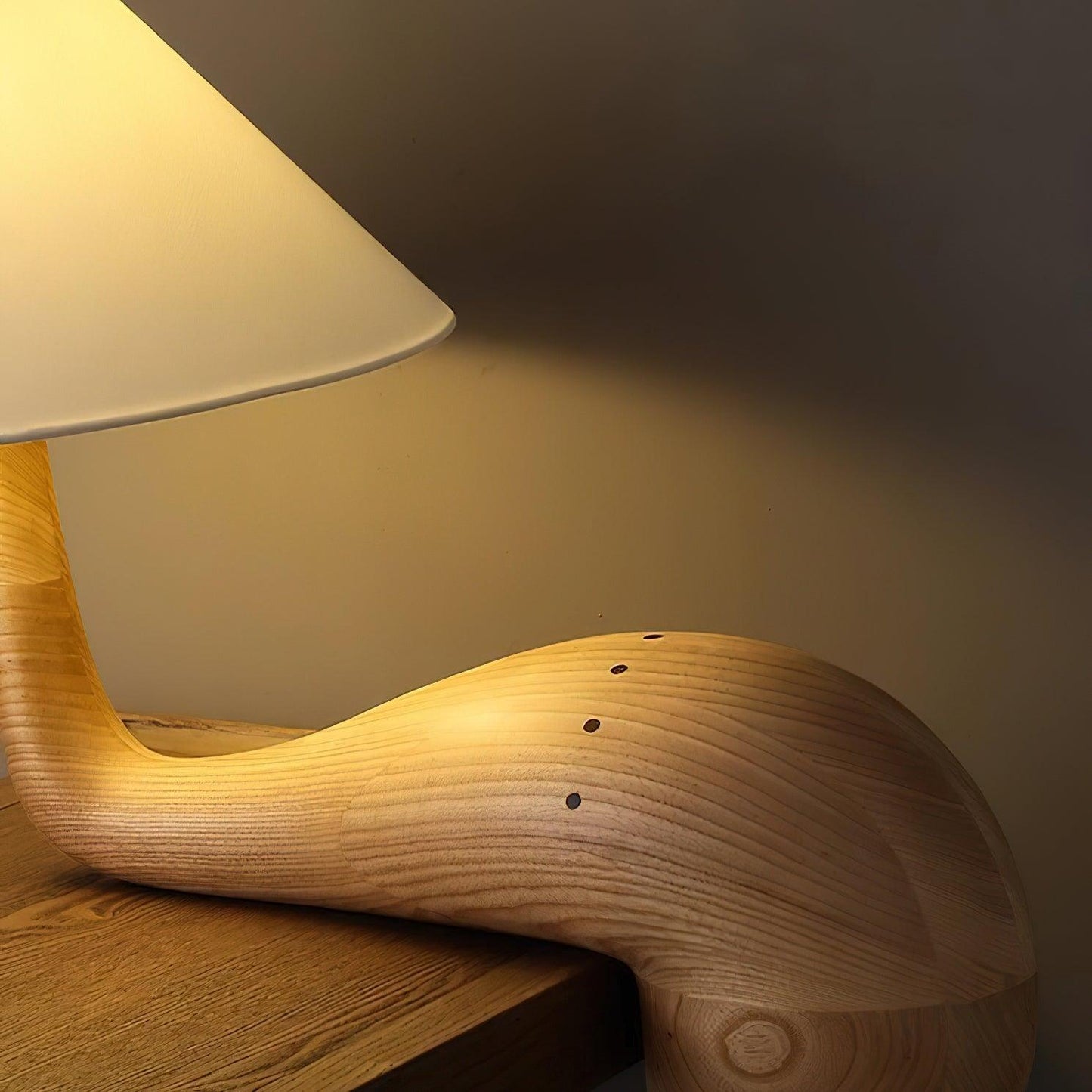 Kakuda Pine Side table lamp Desk Lamp