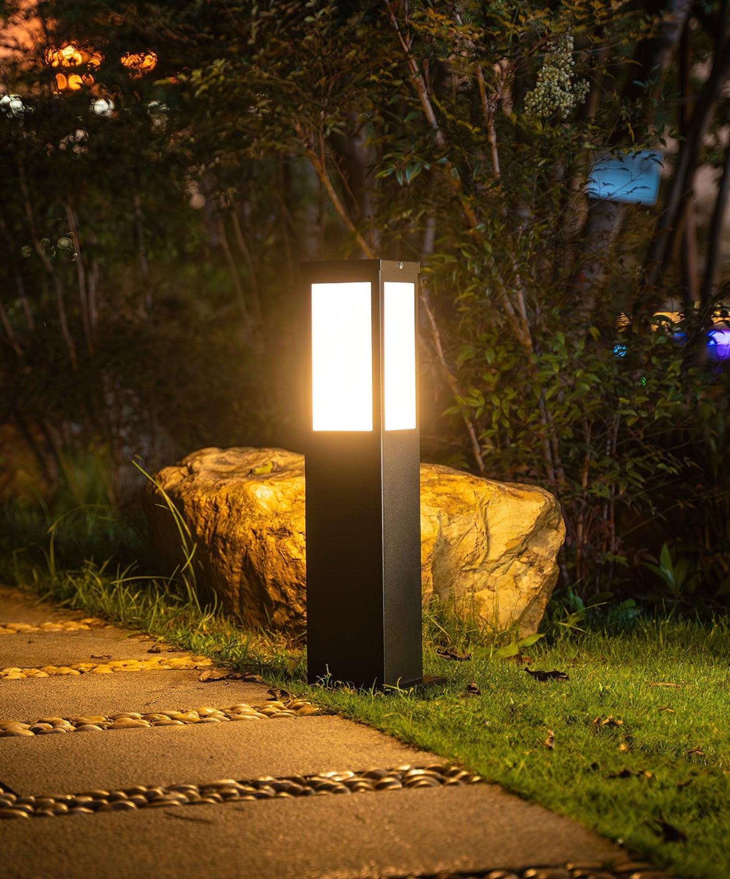 Kuzco Bollard Solar Exterior light fixture Outdoor Light