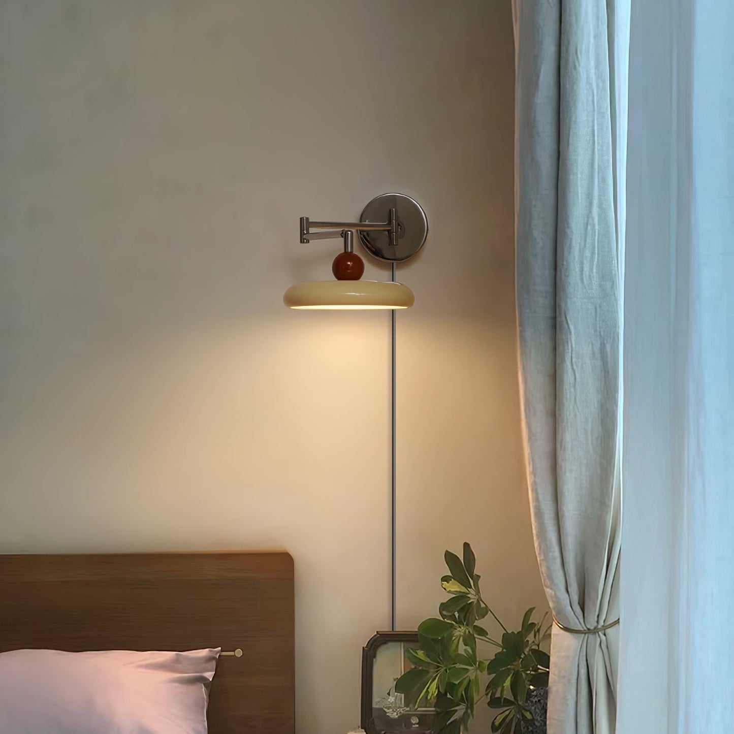 Lola Plug-in Wall-mounted lamp Wall Lamp