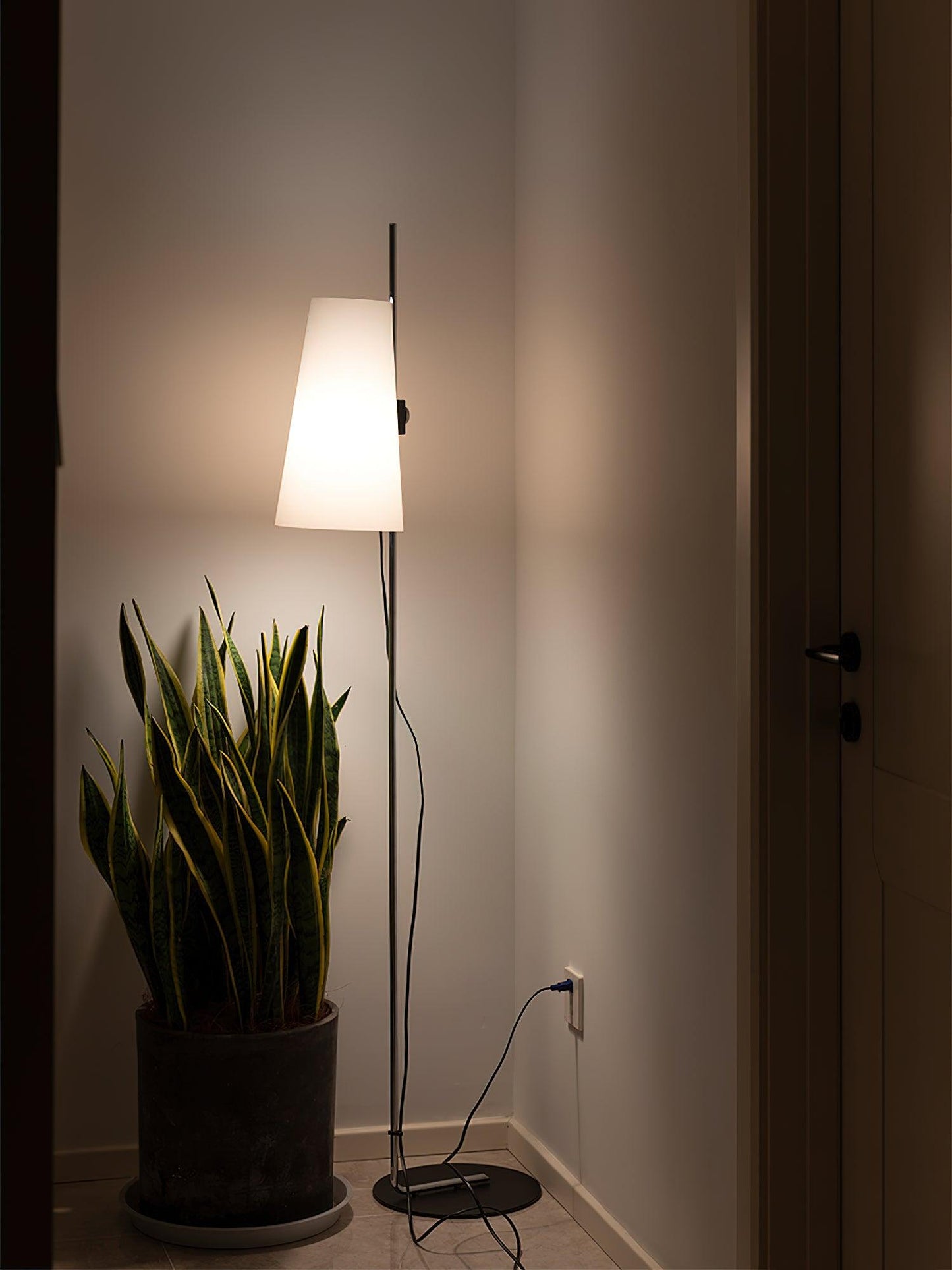 Lupe Tall Lamp Floor Lamp