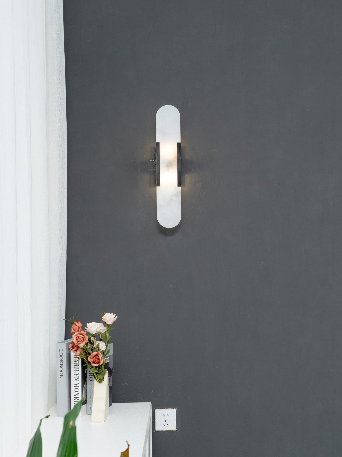 Melange Elongated Alabaster Bracket light Wall Lamp