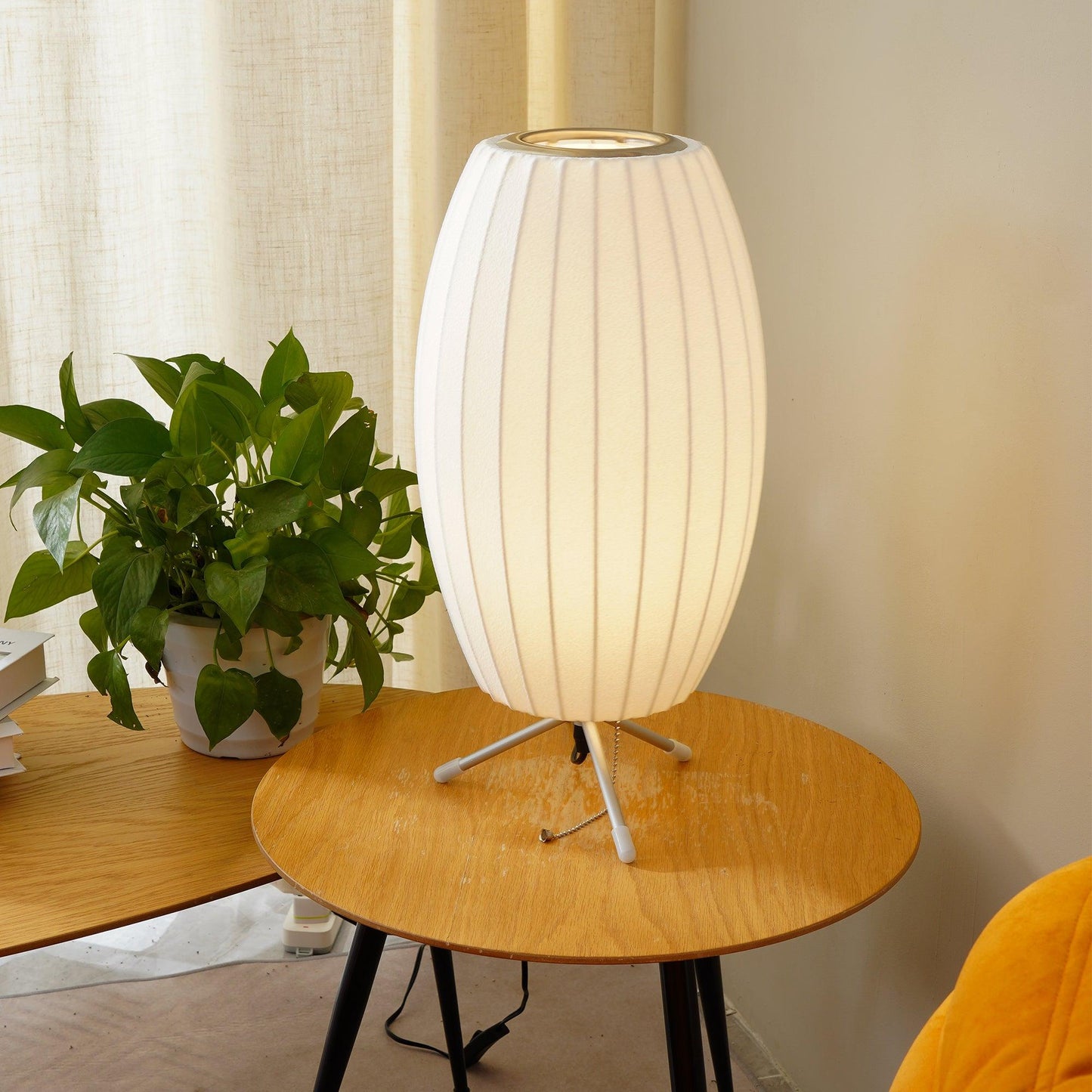 Nelson Tripod Accent lamp Table Lamp