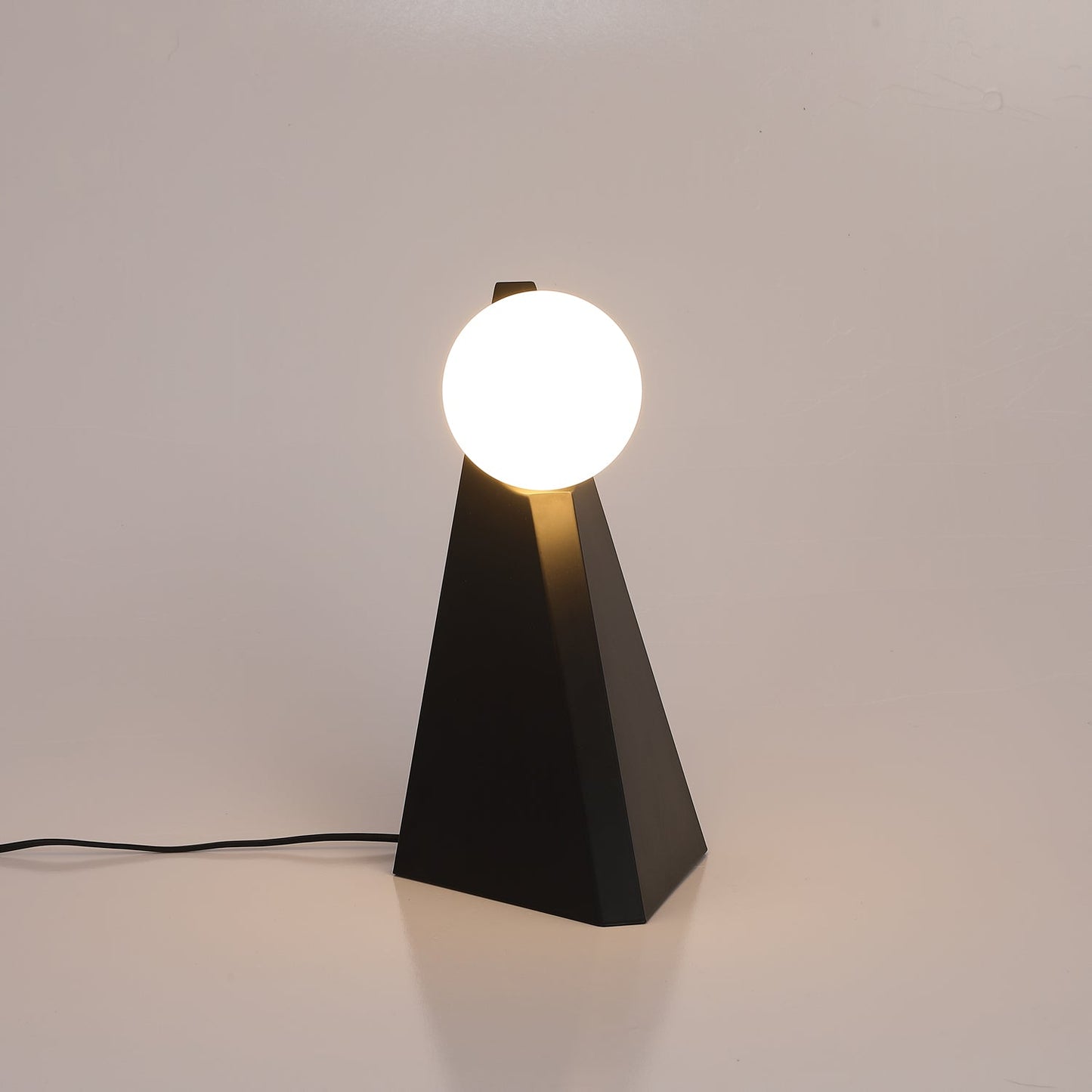 Noir Roy Nightstand lamp Table Lamp