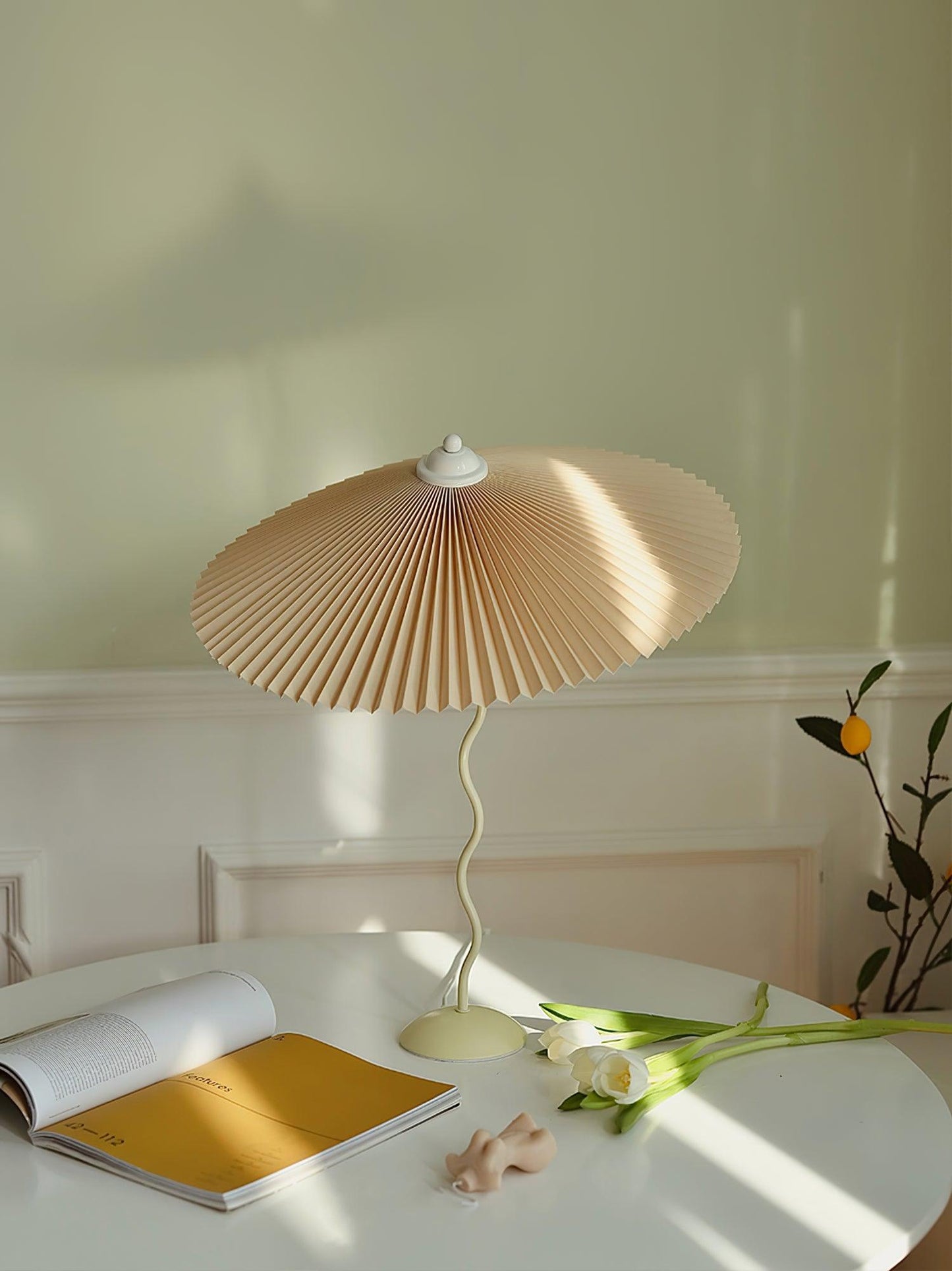 Pleated Hat Work lamp Table Lamp