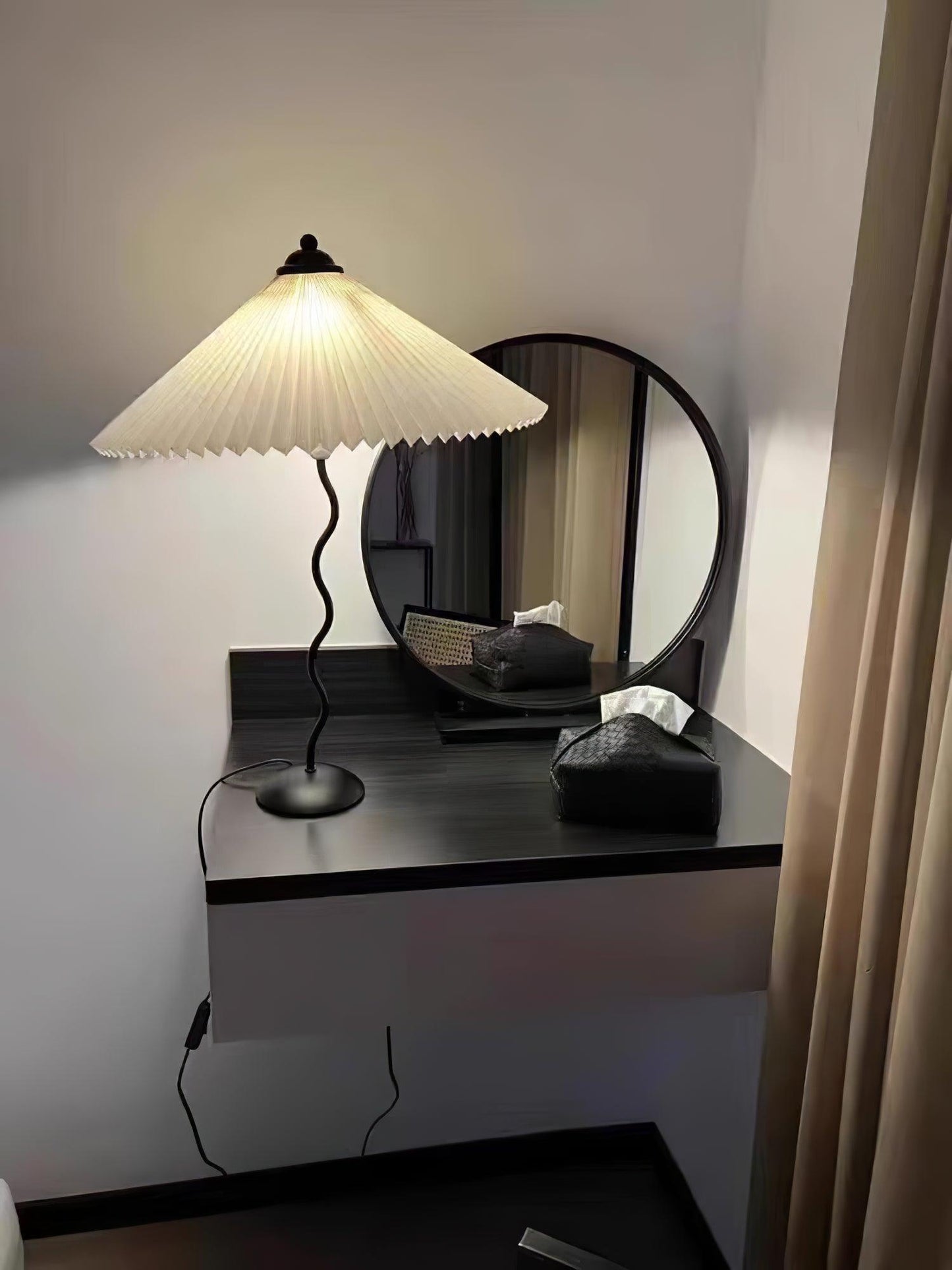 Pleated Hat Work lamp Table Lamp