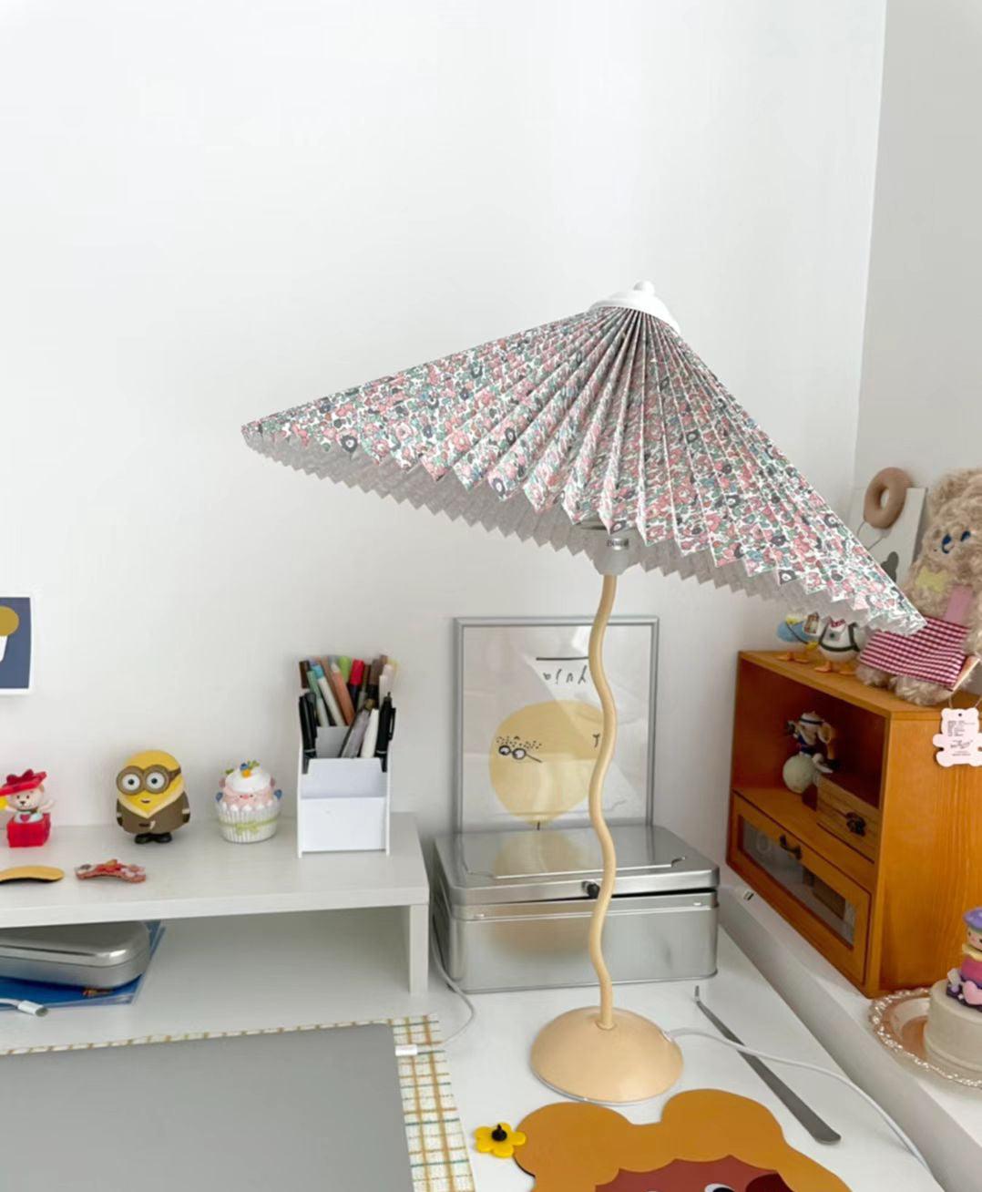 Pleated Hat Work lamp Table Lamp