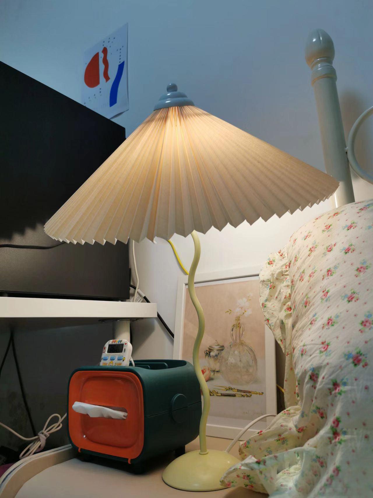 Pleated Hat Work lamp Table Lamp