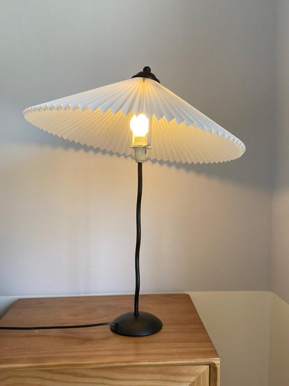 Pleated Hat Work lamp Table Lamp