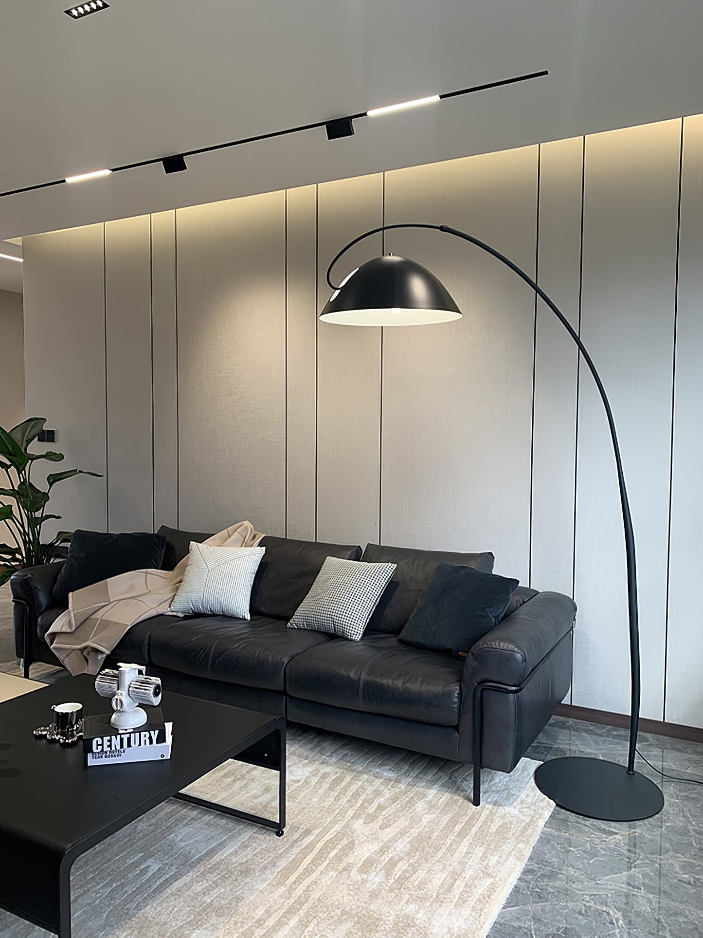 Verse Arc Free-standing Lamp Floor Lamp