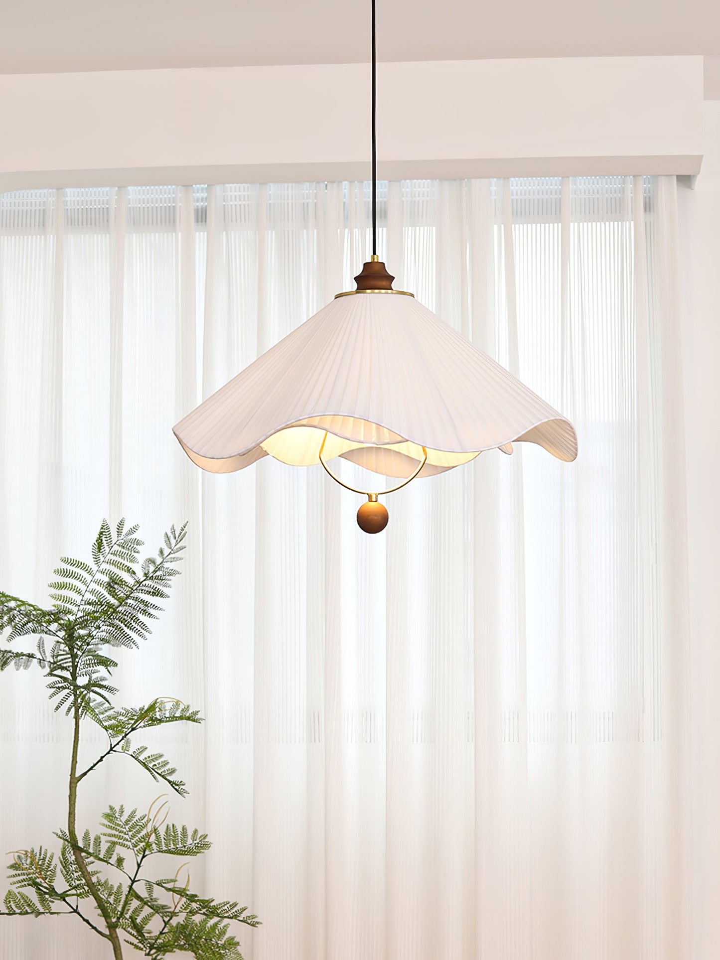 Scallop Edge Houselight Pendant Light