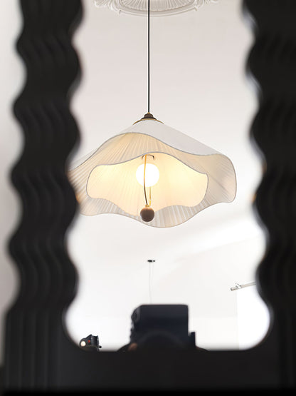 Scallop Edge Houselight Pendant Light