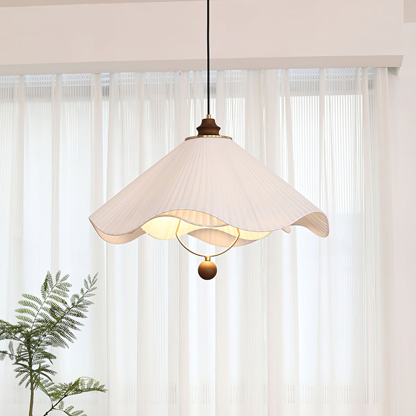 Scallop Edge Houselight Pendant Light