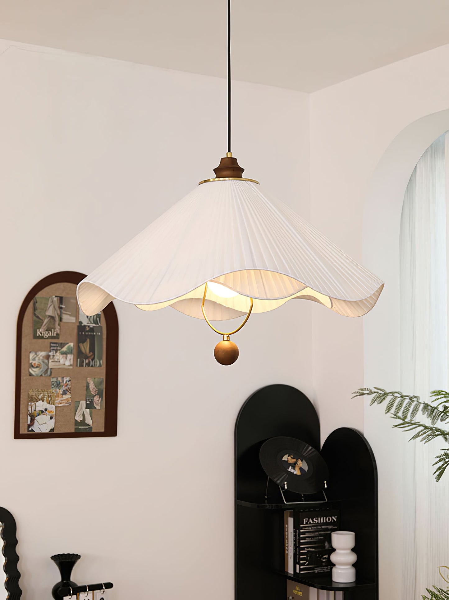 Scallop Edge Houselight Pendant Light