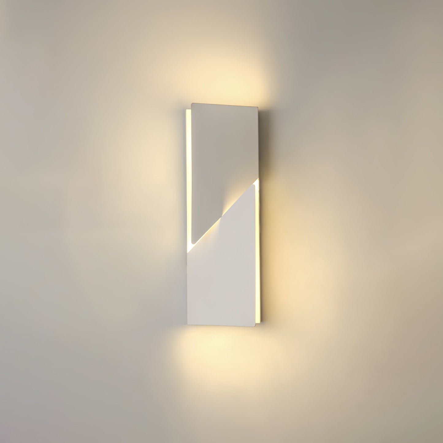 Shadows Grand Bracket light Sconce