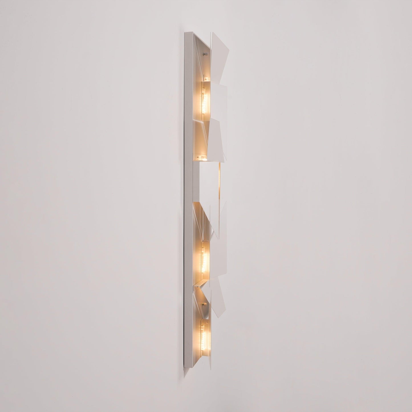 Shadows Grand Bracket light Sconce