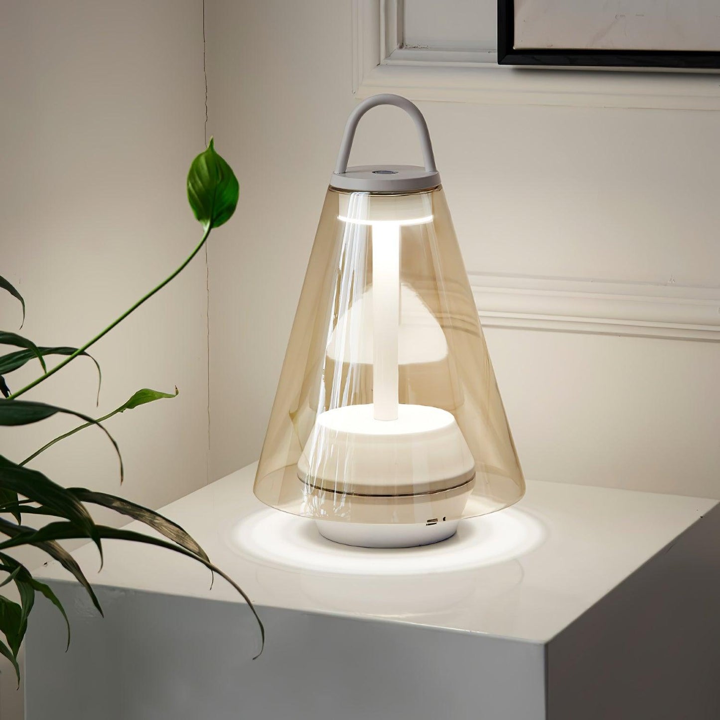 Shuttle Built-in Battery Task lamp Table Lamp