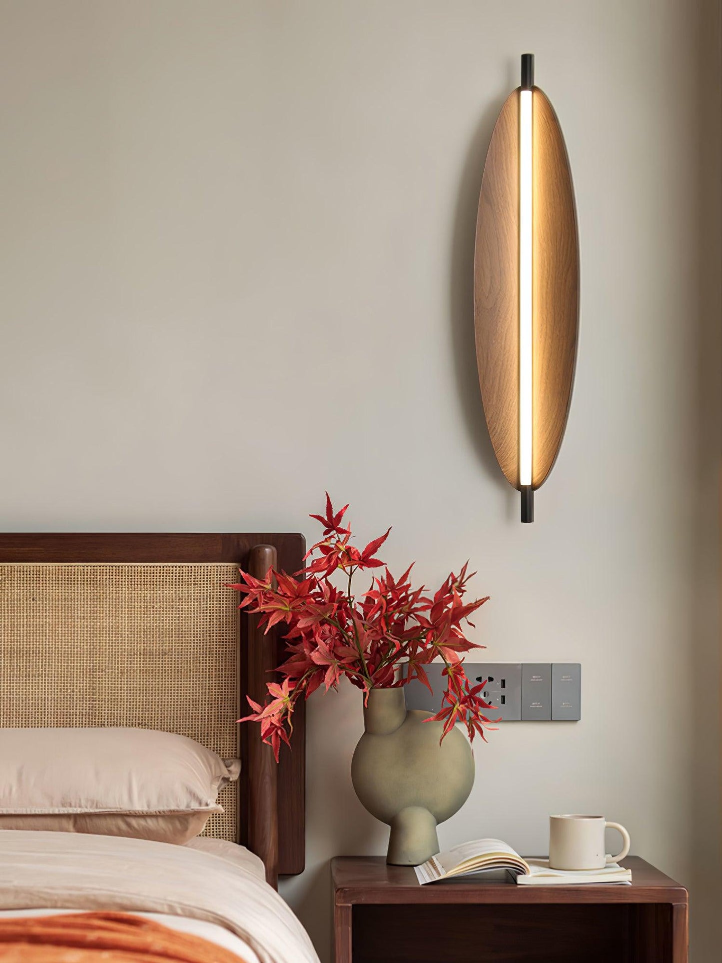 Sleek Board Lamp bracket Sconce