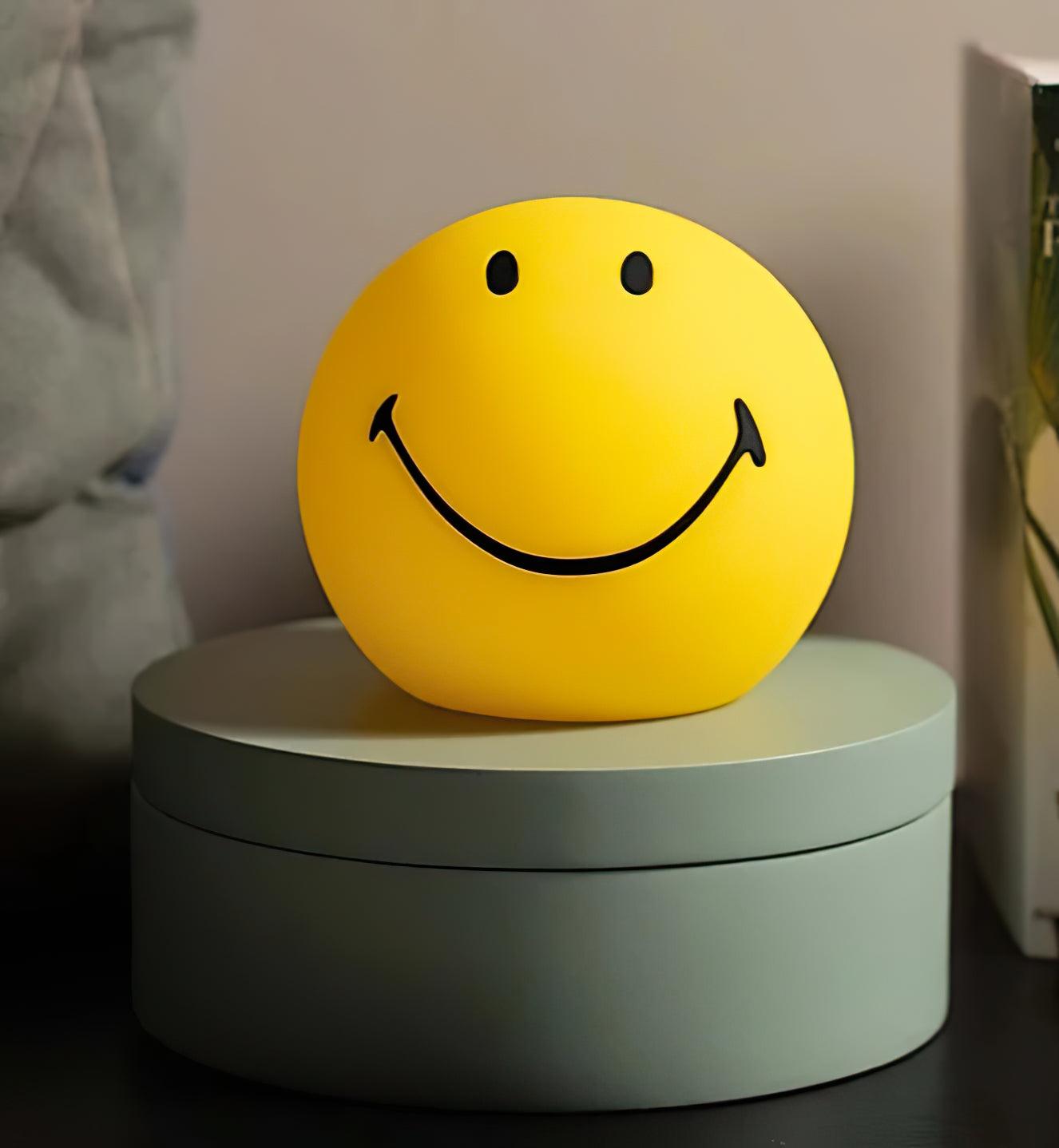 Smiling Rechargeable Built-in Battery Bedside lamp Table Lamp