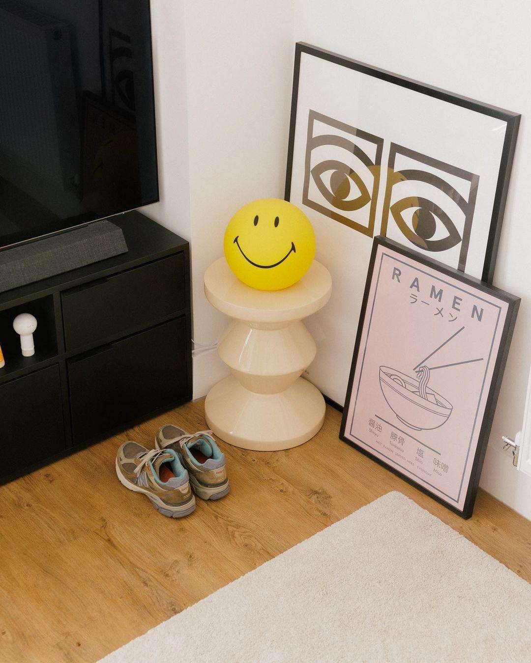 Smiling Side table lamp Table Lamp