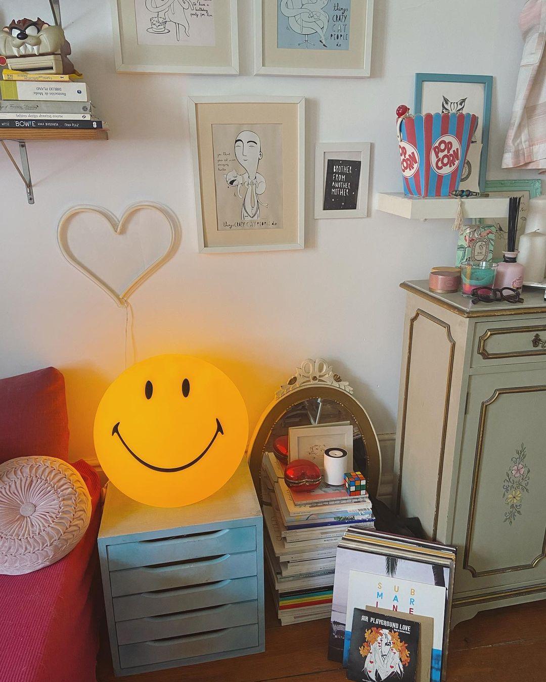 Smiling Side table lamp Table Lamp