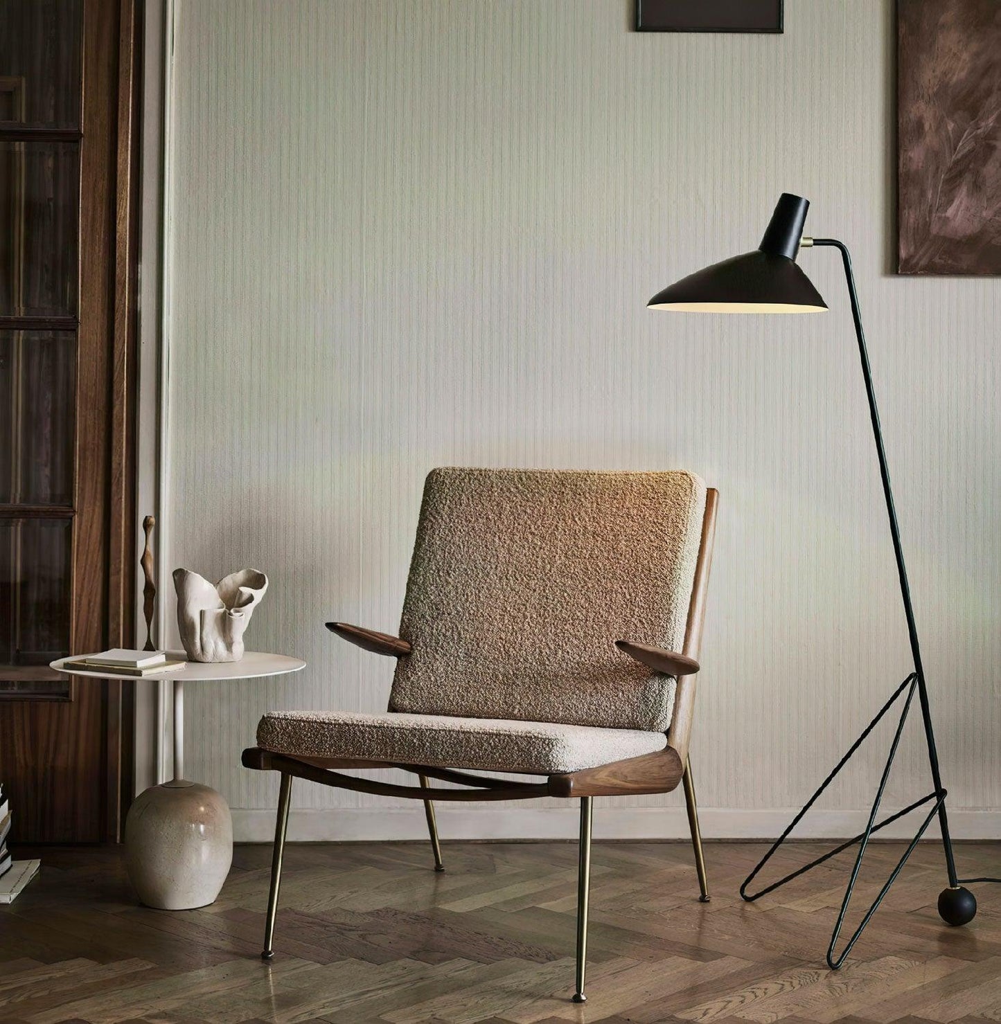 Svelte Noir Ambient Floor Lamp Floor Lamp