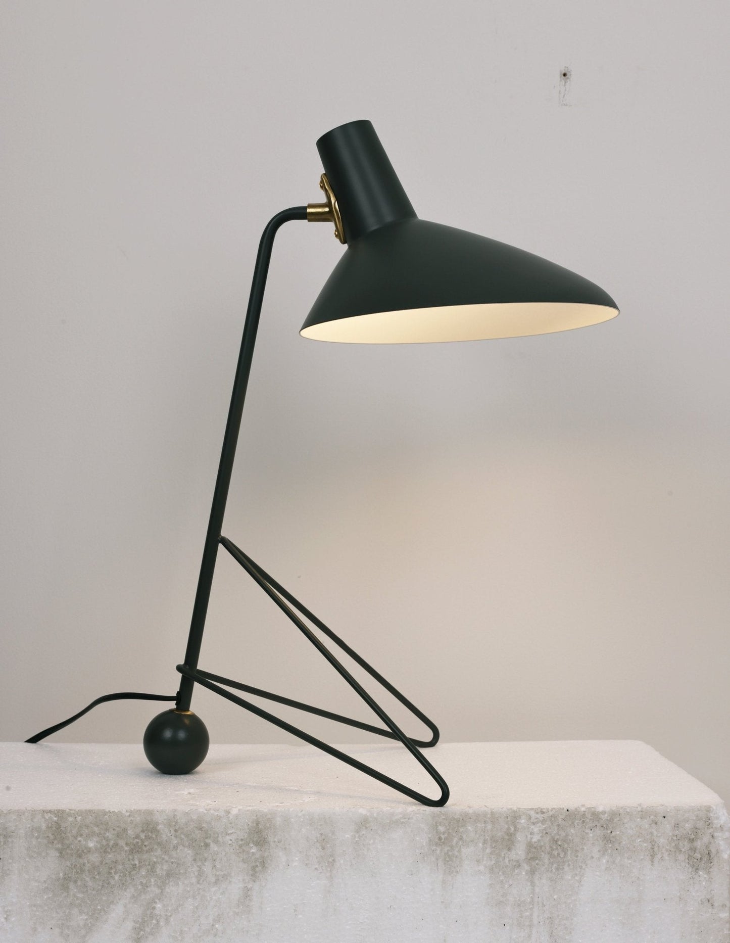 Svelte Noir Desk lamp Table Lamp