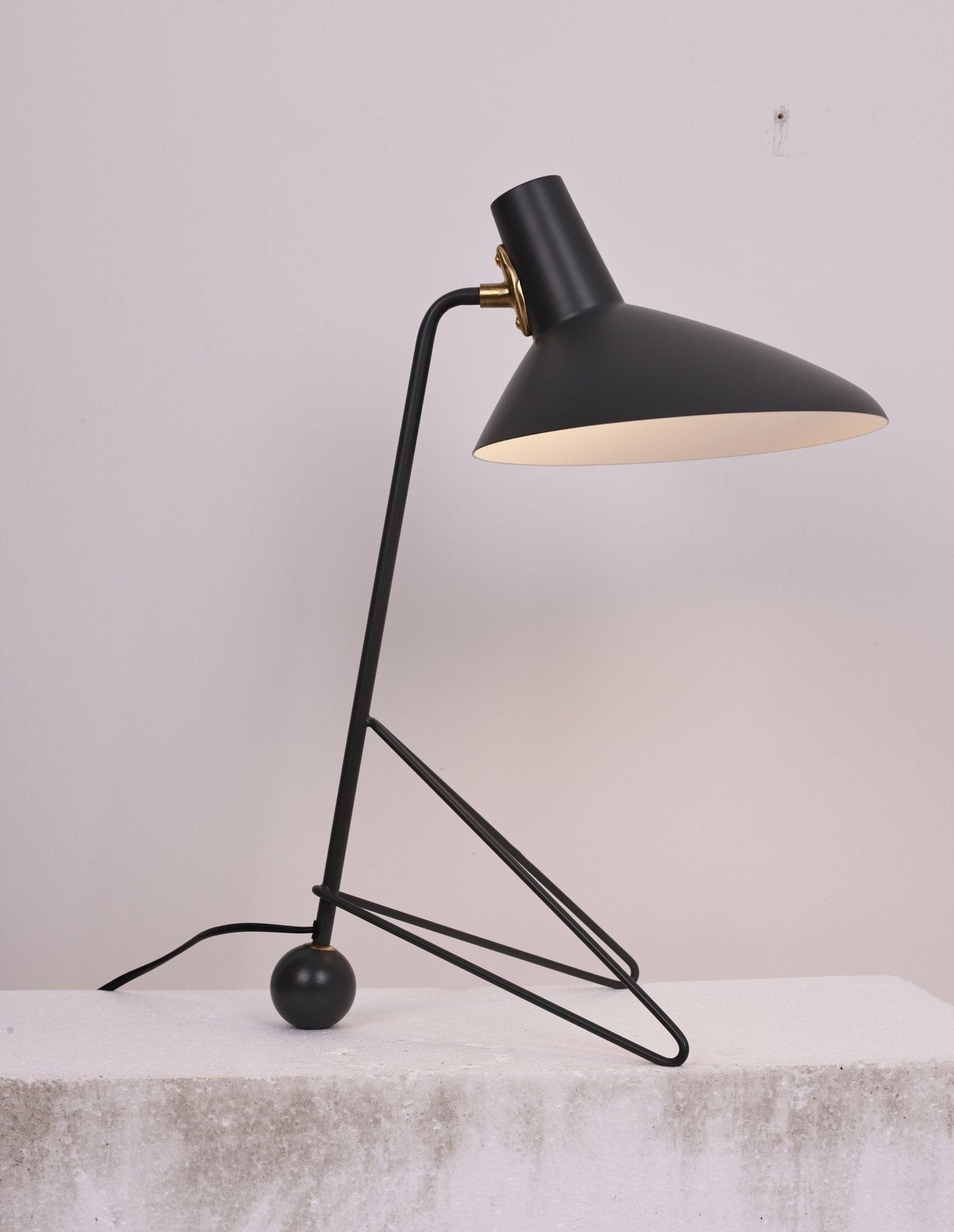 Svelte Noir Desk lamp Table Lamp