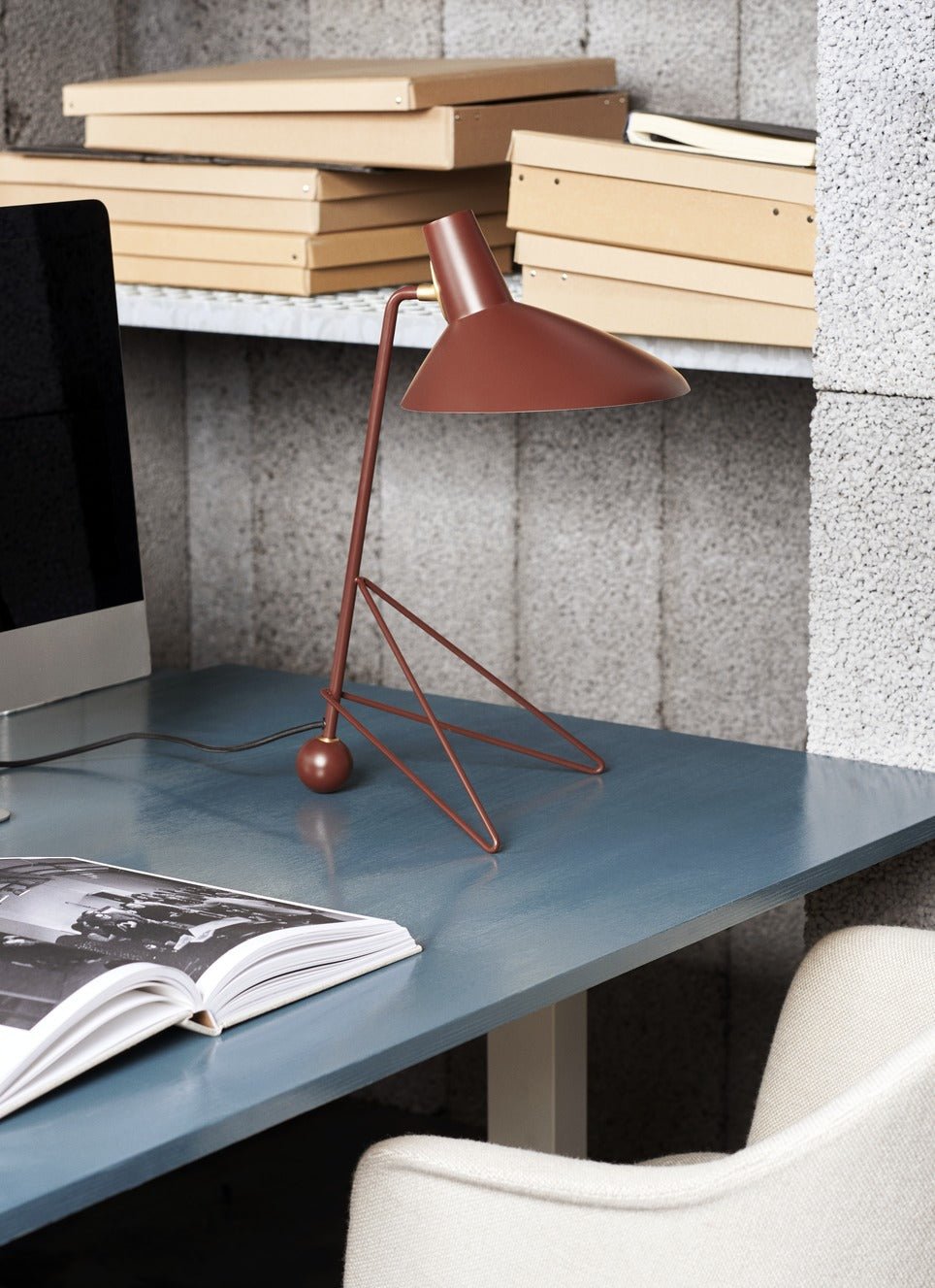 Svelte Noir Desk lamp Table Lamp