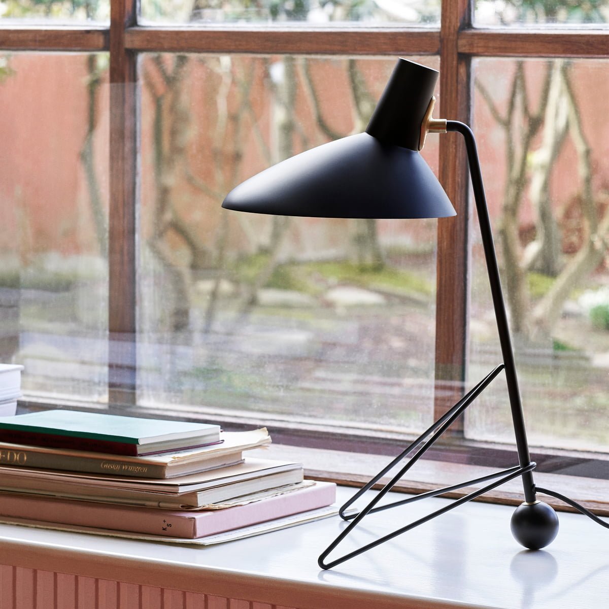 Svelte Noir Desk lamp Table Lamp