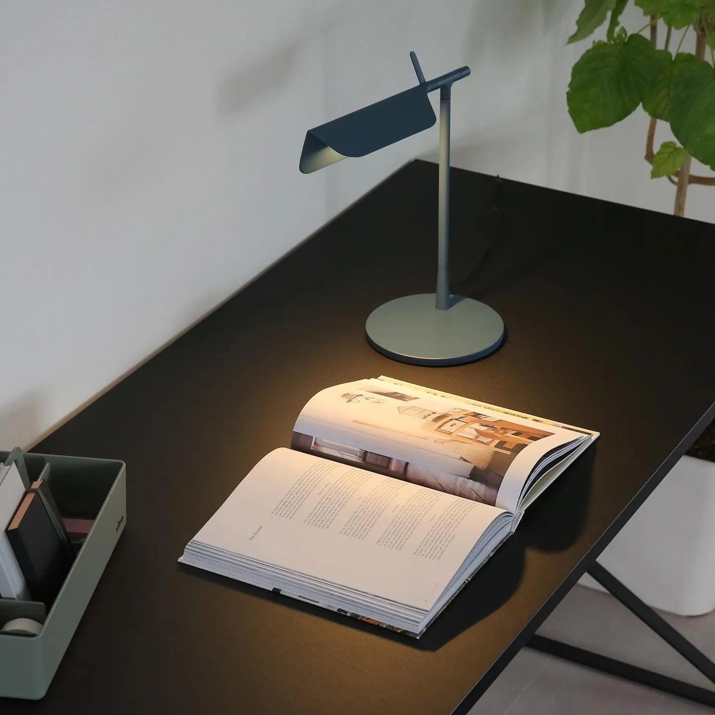 Pivot Ease Bedside lamp Table Lamp