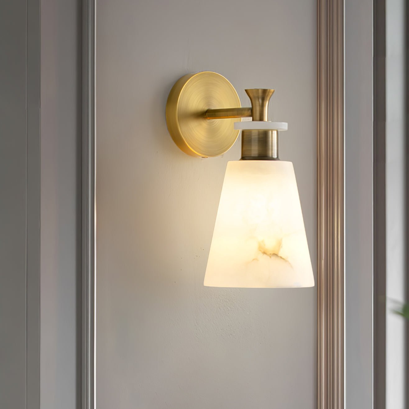 Tapered Alabaster Wall-mounted lamp Wall Sconce