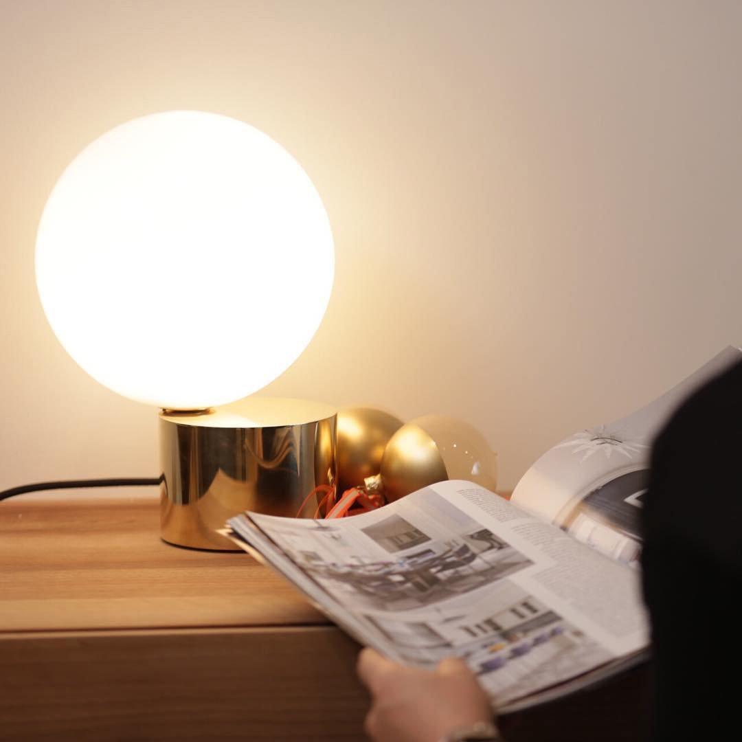 Tip of The Tongue Desk lamp Table Lamp