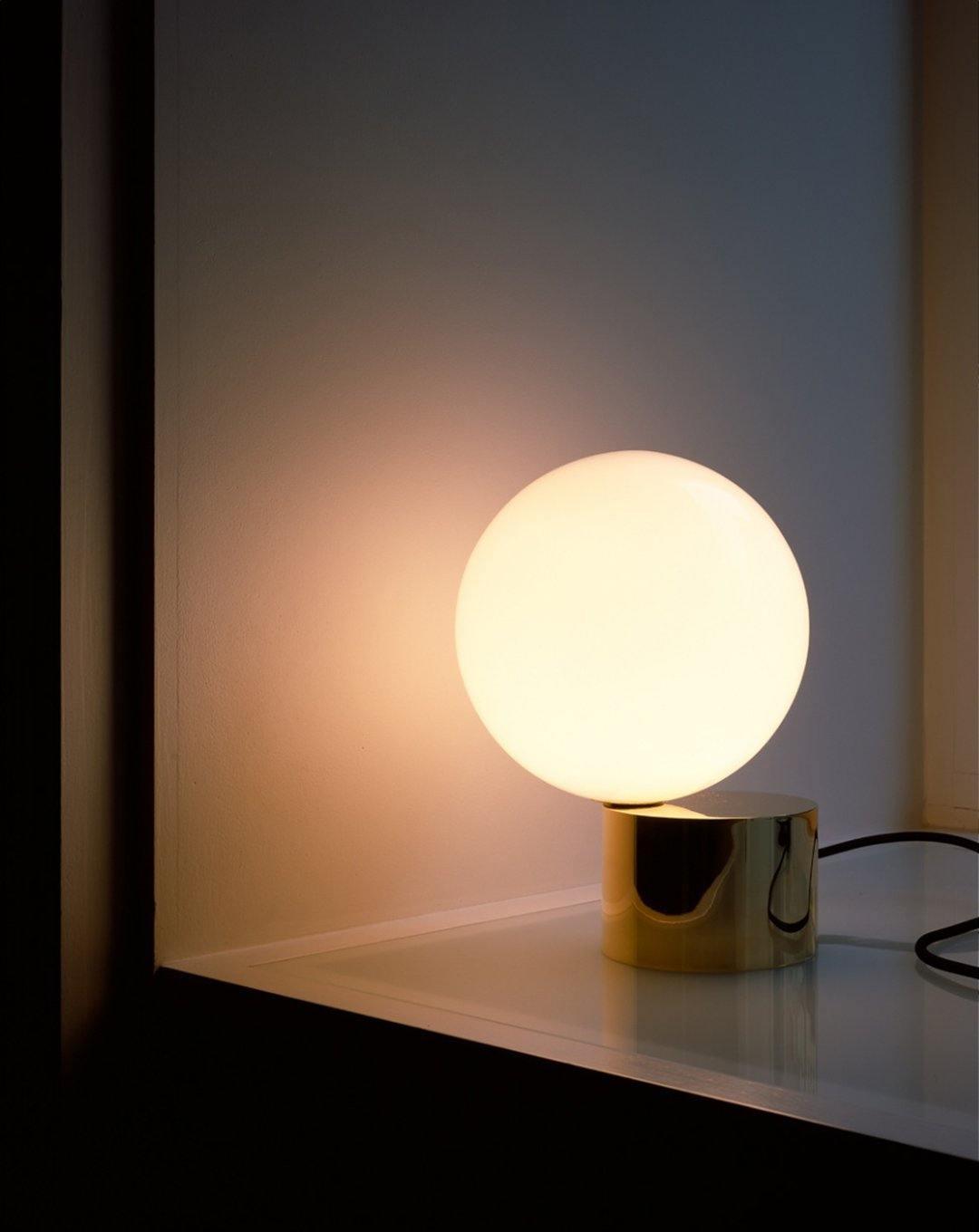 Tip of The Tongue Desk lamp Table Lamp