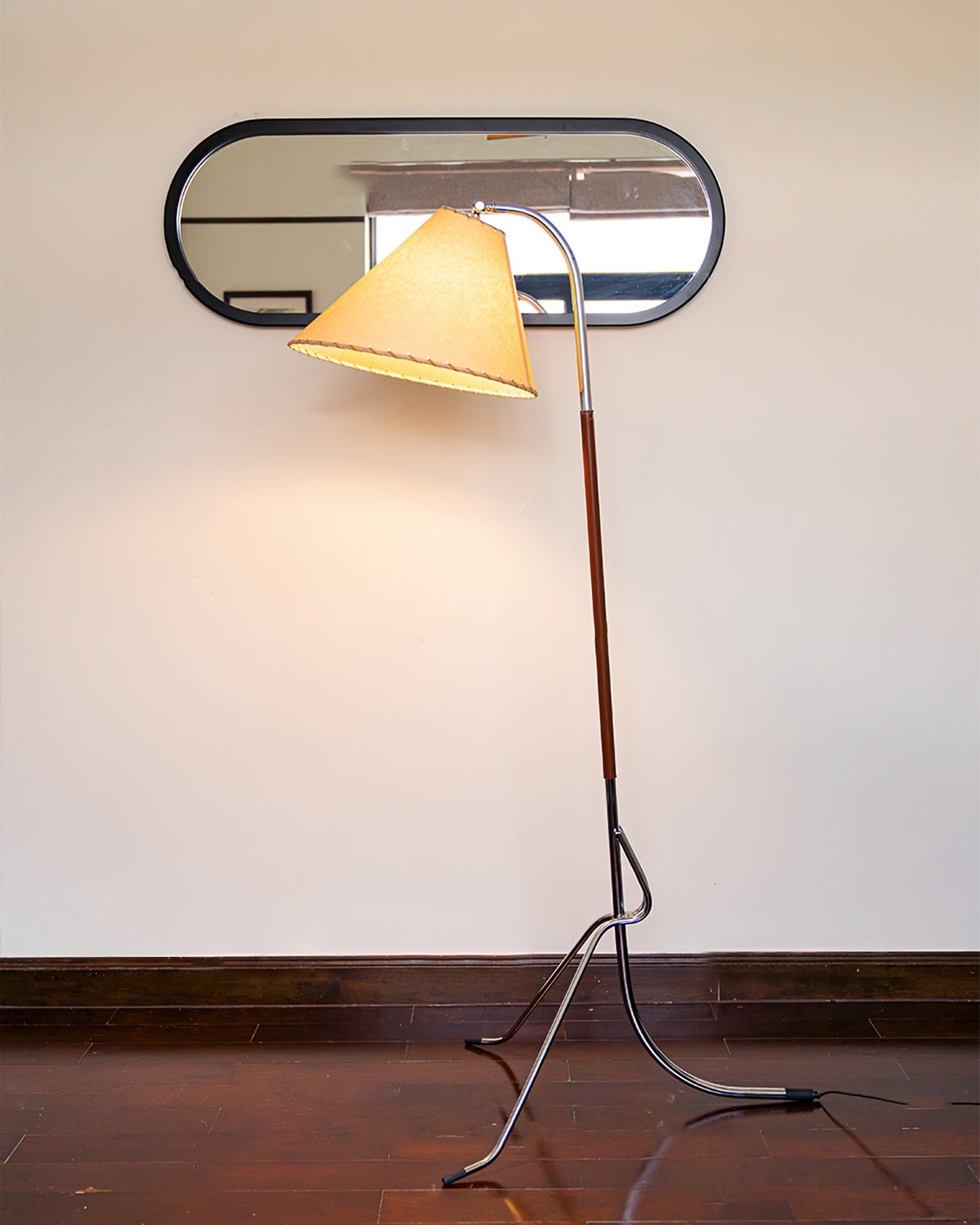 Tripod Arc Free-standing Lamp Floor Lamp