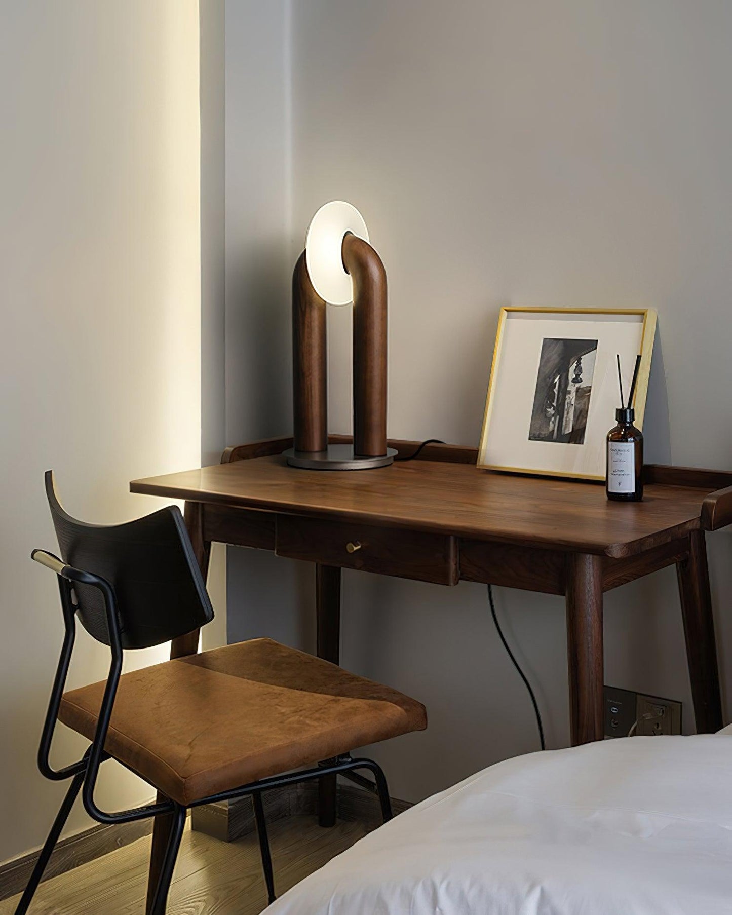 U-Shaped Xuanguang Bedside lamp Table Lamp